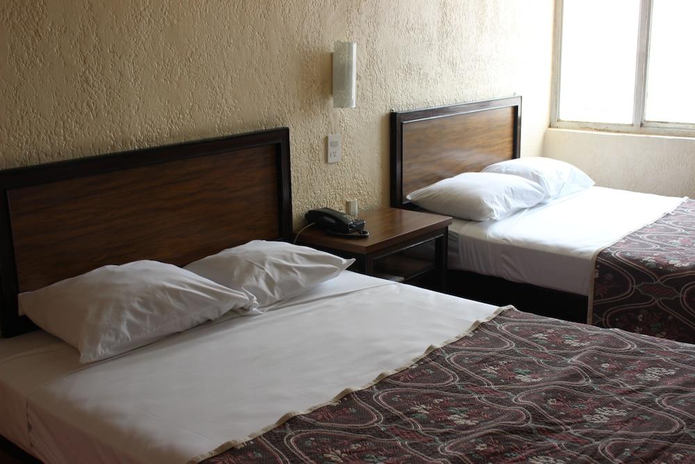 Hotel Del Parque กัวดาลาฮารา ภายนอก รูปภาพ