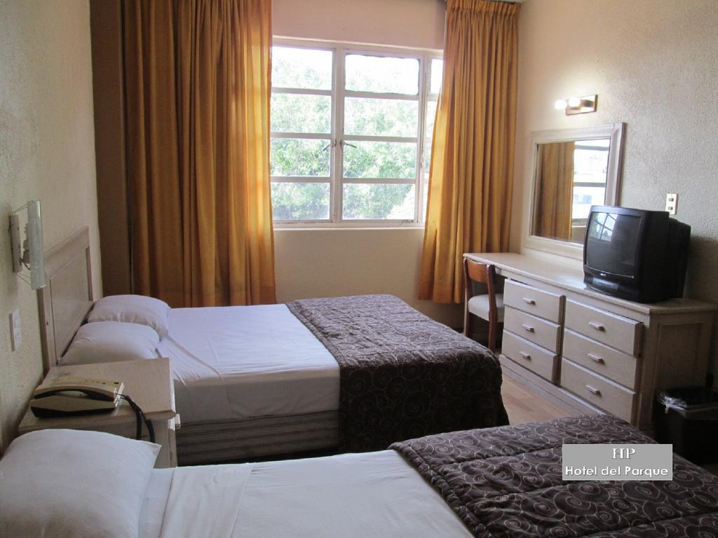 Hotel Del Parque กัวดาลาฮารา ภายนอก รูปภาพ