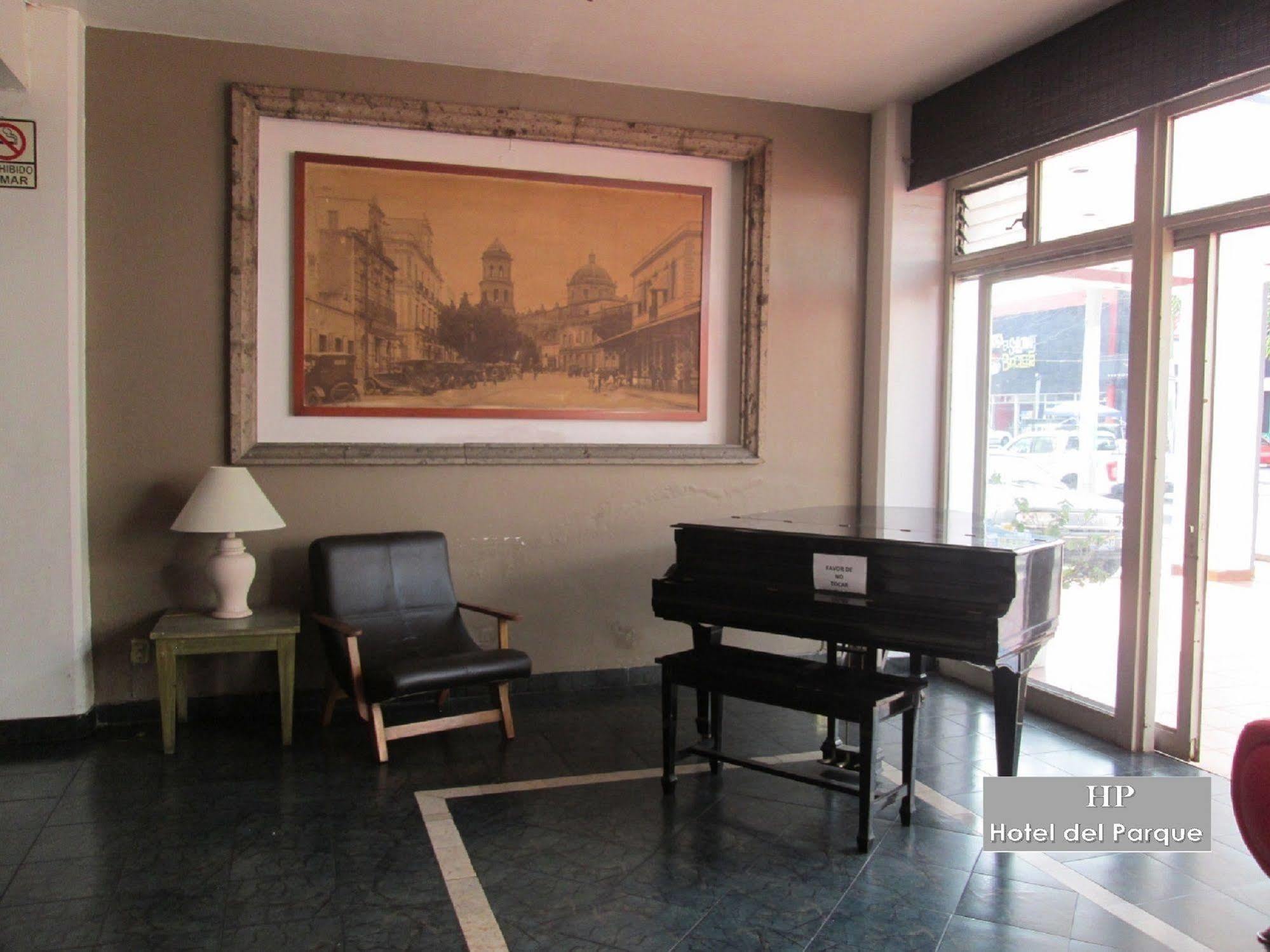 Hotel Del Parque กัวดาลาฮารา ภายนอก รูปภาพ